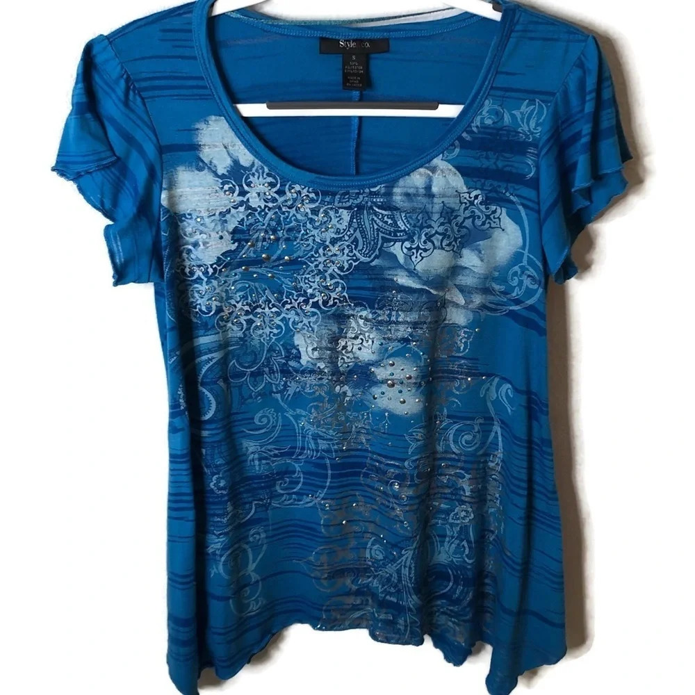 Style & Co. woman’s Shirt.  Size small blue.
